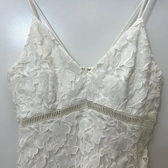 ASTR Lace Dress - Picture 5 of 9